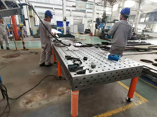 Welding table