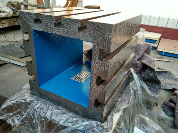 Customized heavy-duty cast iron T-slot square box