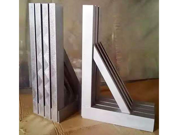 Magnesium-Aluminum 90° Square
